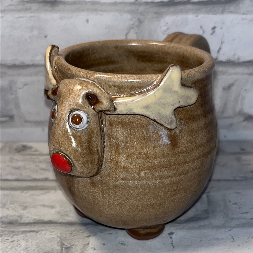 Mudworks Moose pottery 16 oz coffee Mug - Brown and Red nose antlers